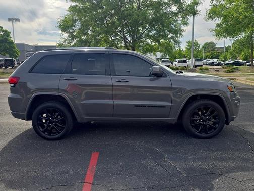 Gray 2020 Jeep Grand Cherokee Altitude