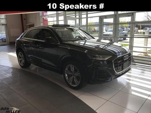 Mythos Black Metallic 2023 Audi Q8 55 Premium