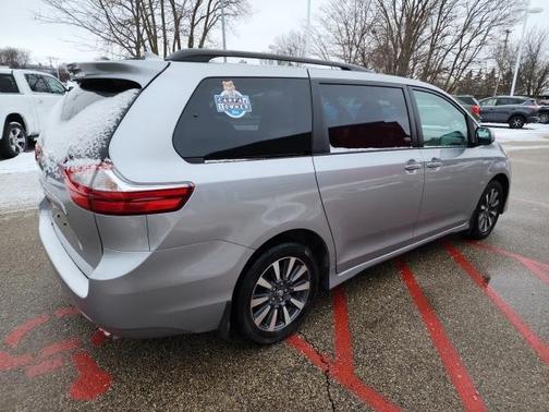 Photo 5 of 21 of 2018 Toyota Sienna