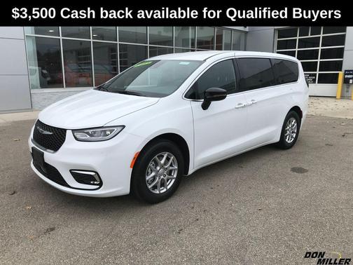 2026 Chrysler Pacifica Select