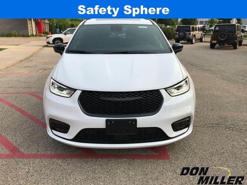 2025 Chrysler Pacifica Hybrid Select