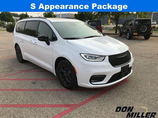 2025 Chrysler Pacifica Hybrid Select