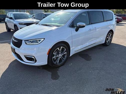 Bright White Clearcoat 2026 Chrysler Pacifica Pinnacle