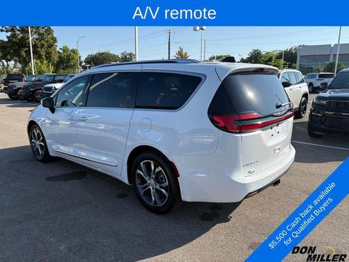 2026 Chrysler Pacifica Pinnacle