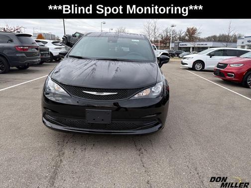 2026 Chrysler Voyager LX