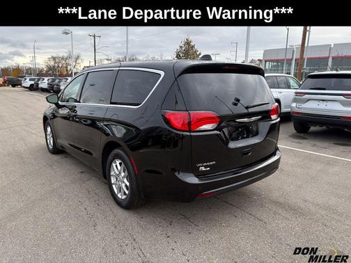 2026 Chrysler Voyager LX