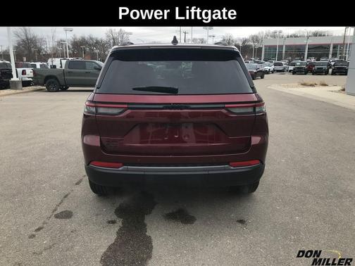 2026 Jeep Grand Cherokee Laredo