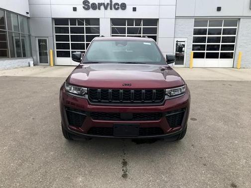 Velvet Red Pearlcoat 2026 Jeep Grand Cherokee Altitude 4x4