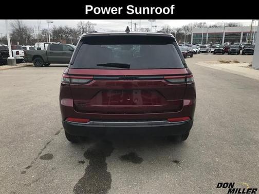 Velvet Red Pearlcoat 2026 Jeep Grand Cherokee Altitude 4x4