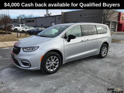 Silver Mist Clearcoat 2026 Chrysler Pacifica Select AWD