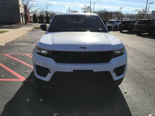 2025 Jeep Grand Cherokee Laredo