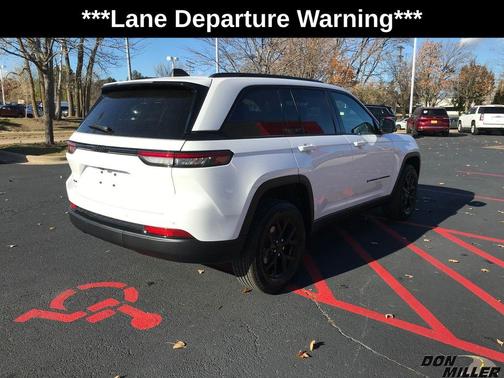 2025 Jeep Grand Cherokee Laredo