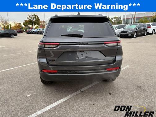 2025 Jeep Grand Cherokee Laredo