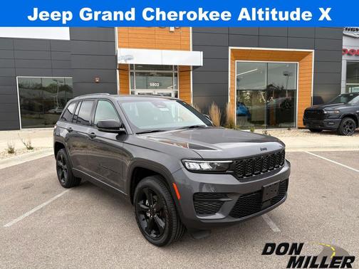 2025 Jeep Grand Cherokee Laredo