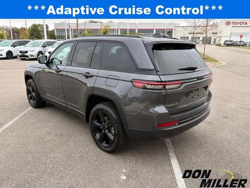 2025 Jeep Grand Cherokee Laredo