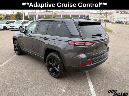 2025 Jeep Grand Cherokee Laredo