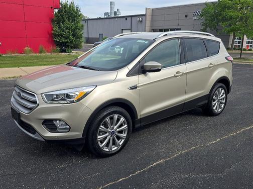 White Gold Metallic 2018 Ford Escape Titanium