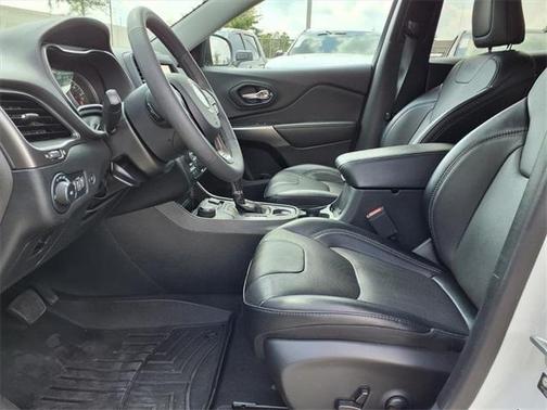 2022 Jeep Cherokee Latitude Lux