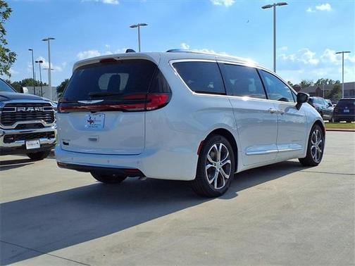2026 Chrysler Pacifica Pinnacle