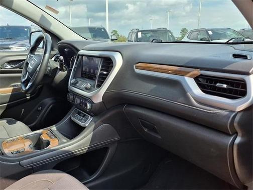 2020 GMC Acadia SLE
