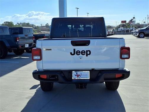 2026 Jeep Gladiator Sport