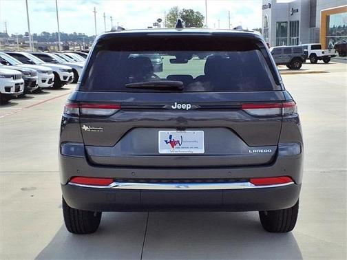 2025 Jeep Grand Cherokee Laredo