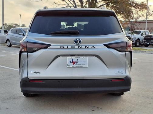 2024 Toyota Sienna XLE