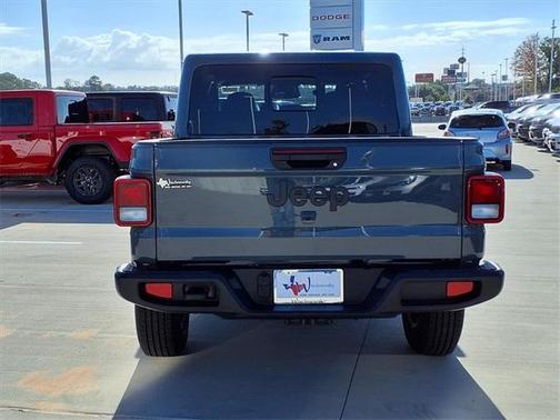 2026 Jeep Gladiator Sport