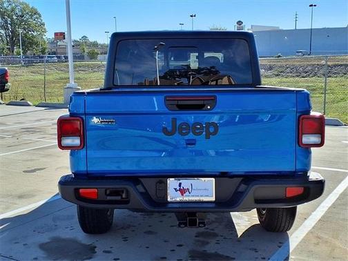 2026 Jeep Gladiator Sport