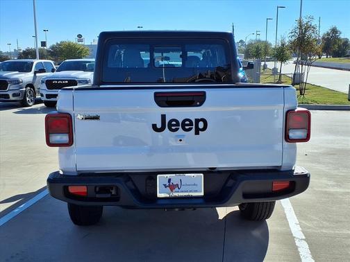 2026 Jeep Gladiator Sport
