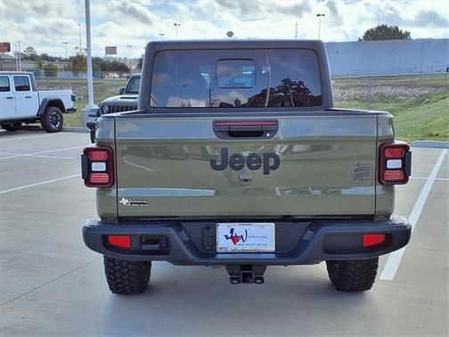 2026 Jeep Gladiator Sport