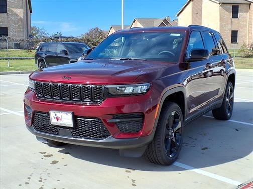 2025 Jeep Grand Cherokee Laredo