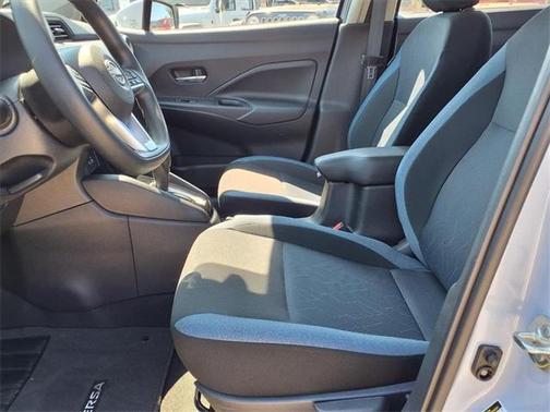 2024 Nissan Versa 1.6 SV