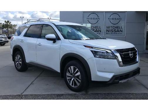 2025 Nissan Pathfinder SL