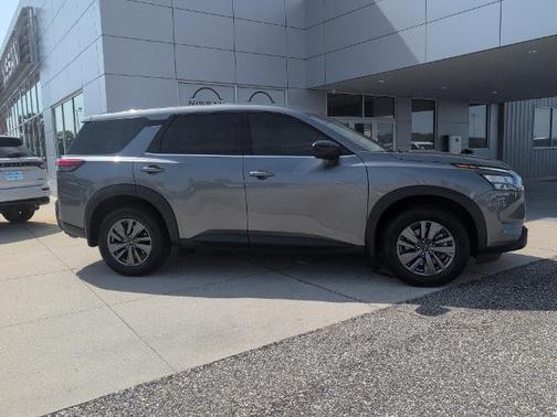 Gun Metallic 2025 Nissan Pathfinder S