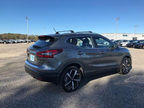 2022 Nissan Rogue Sport SL