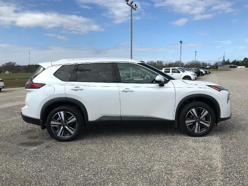 2024 Nissan Rogue SL