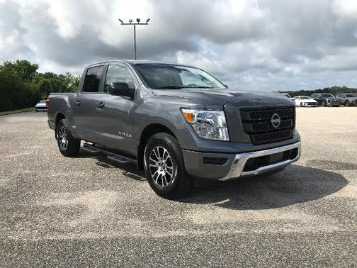 2024 Nissan Titan SV