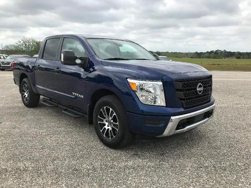2024 Nissan Titan SV