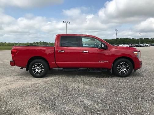 2021 Nissan Titan SV