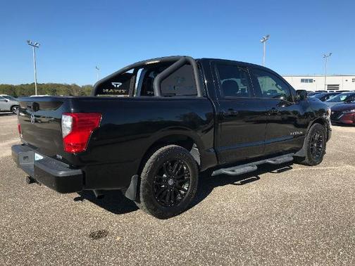 2021 Nissan Titan SV