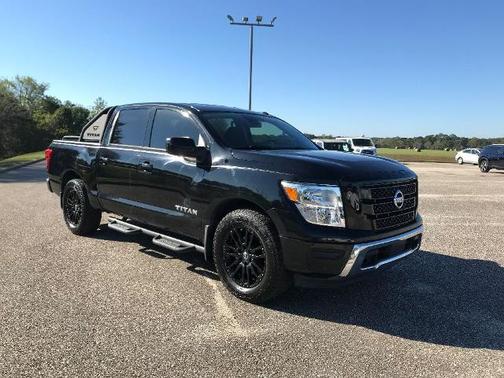2021 Nissan Titan SV