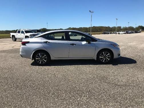 2024 Nissan Versa 1.6 S