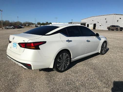 2024 Nissan Altima 2.5 SL