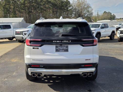 2024 GMC Acadia Denali