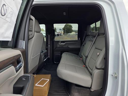 2026 GMC Sierra 3500 SLT