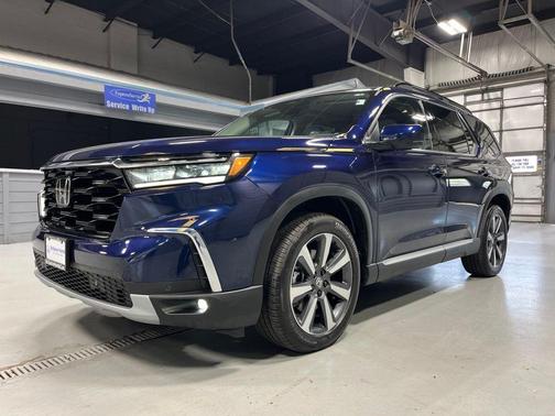 Obsidian Blue Pearl 2025 Honda Pilot Touring