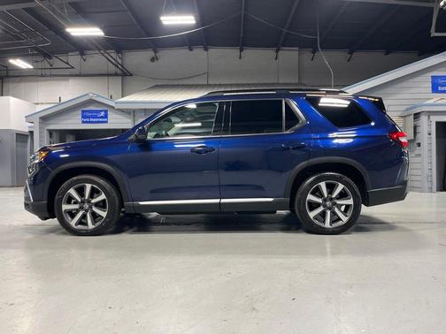 Obsidian Blue Pearl 2025 Honda Pilot Touring
