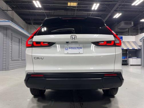 Platinum White Pearl 2024 Honda CR-V EX