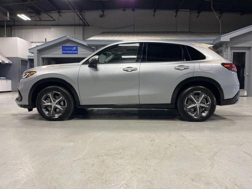 Platinum White Pearl 2024 Honda HR-V EX-L